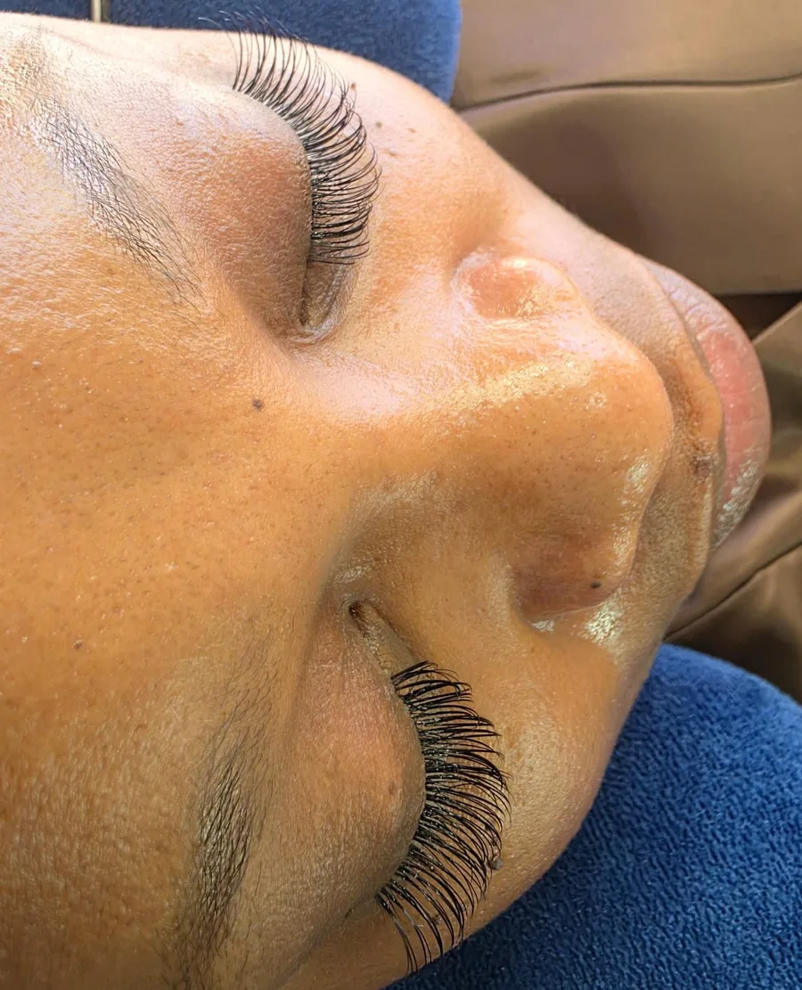 Lash extensions side view