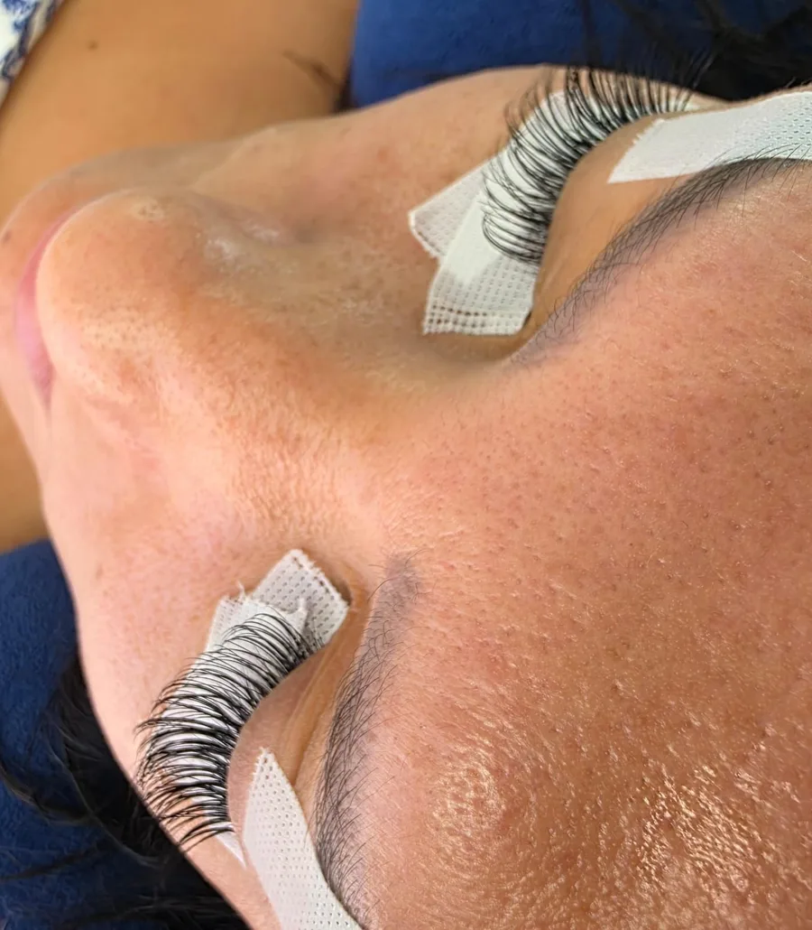 Lash extension application